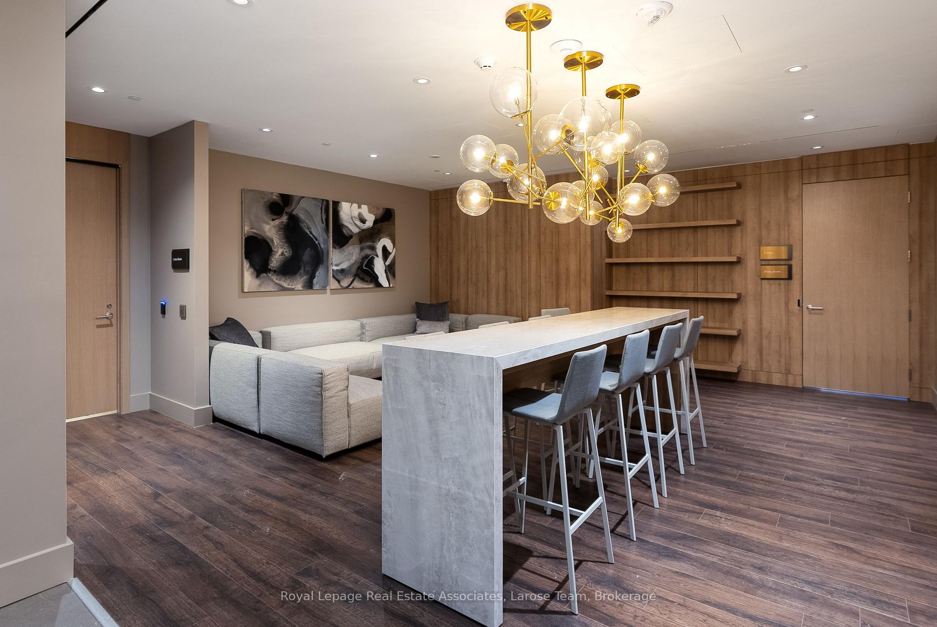 21 Park Street E 1008