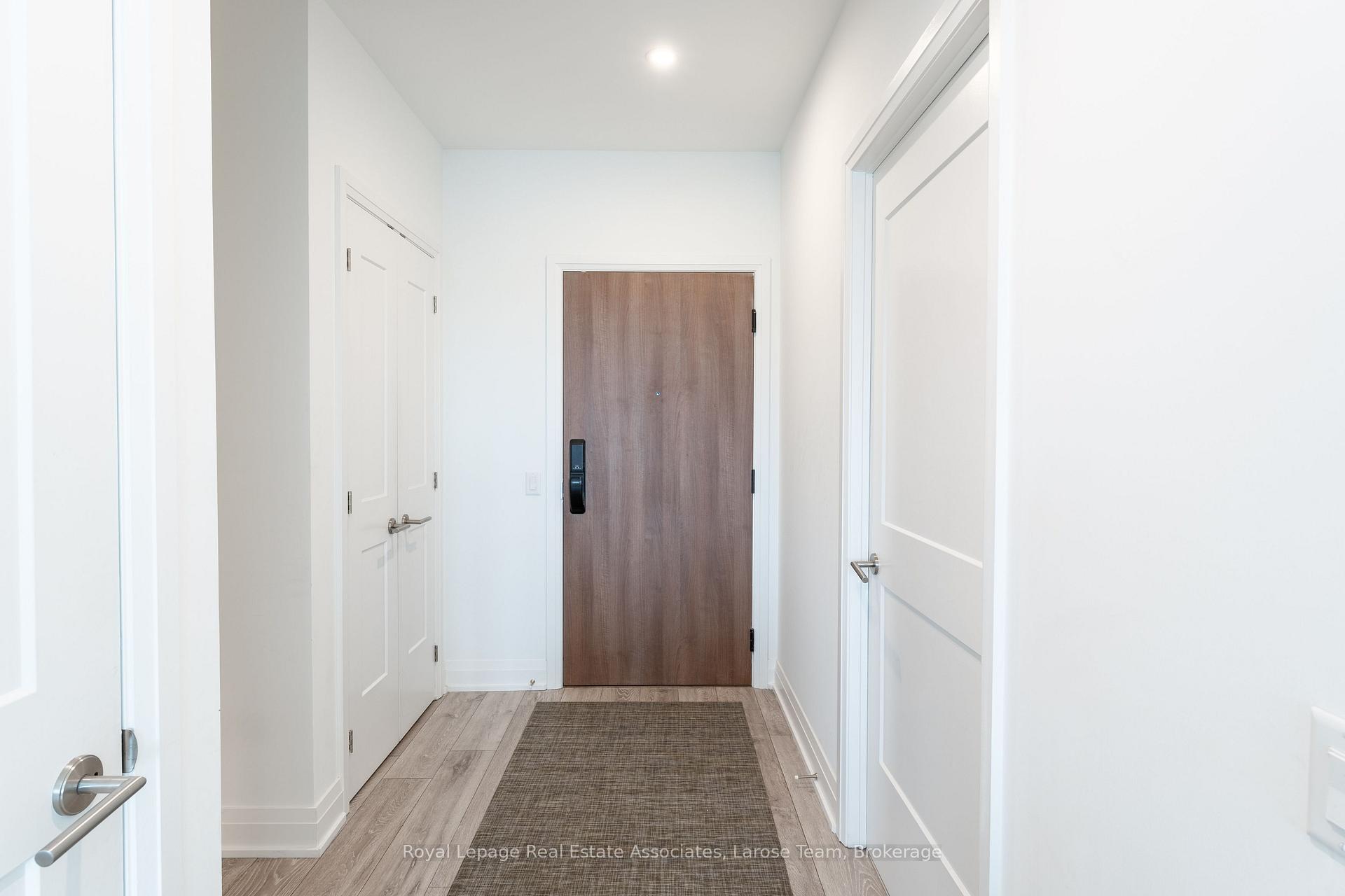 21 Park Street E 1008
