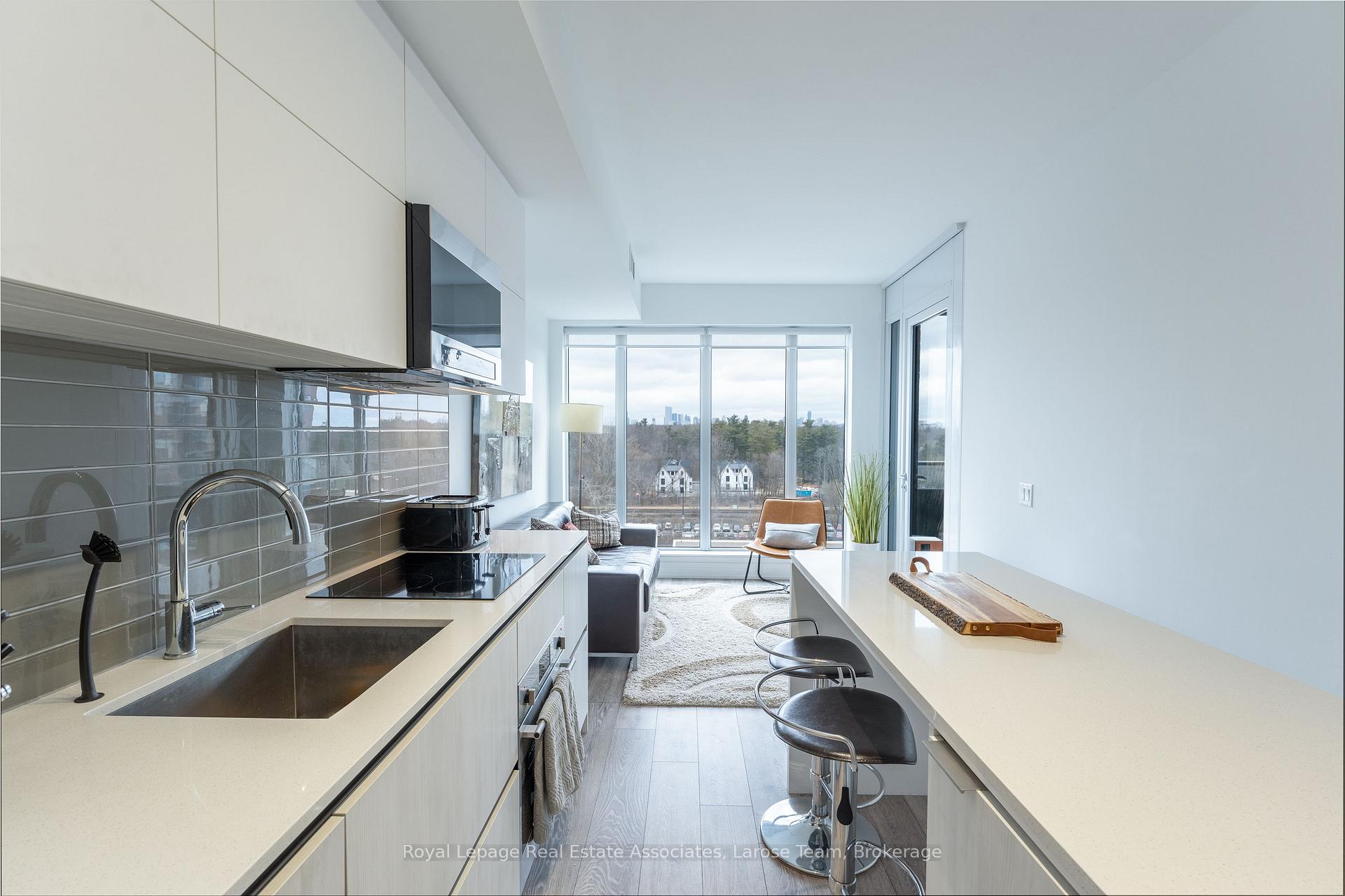 21 Park Street E 1008