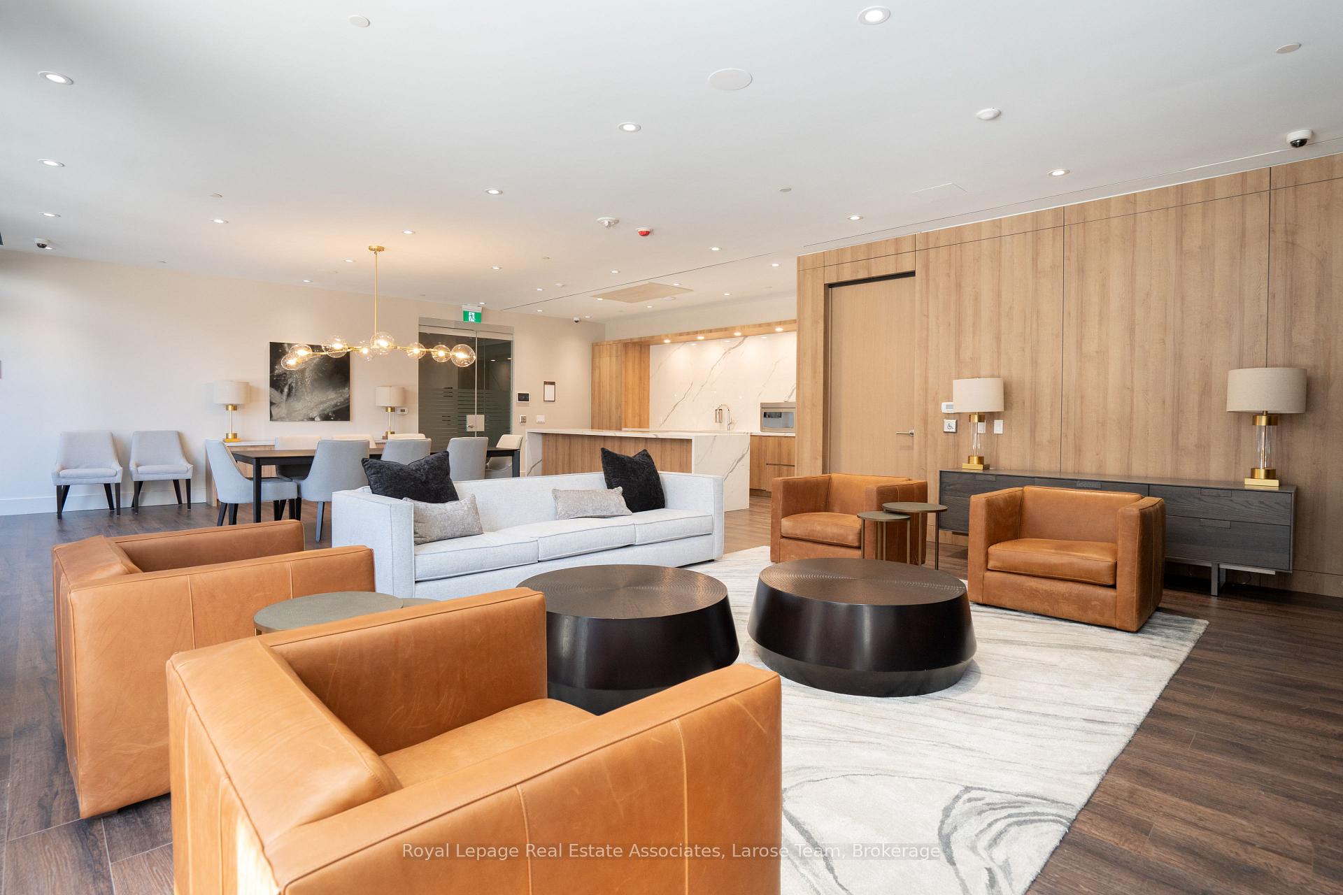 21 Park Street E 1008