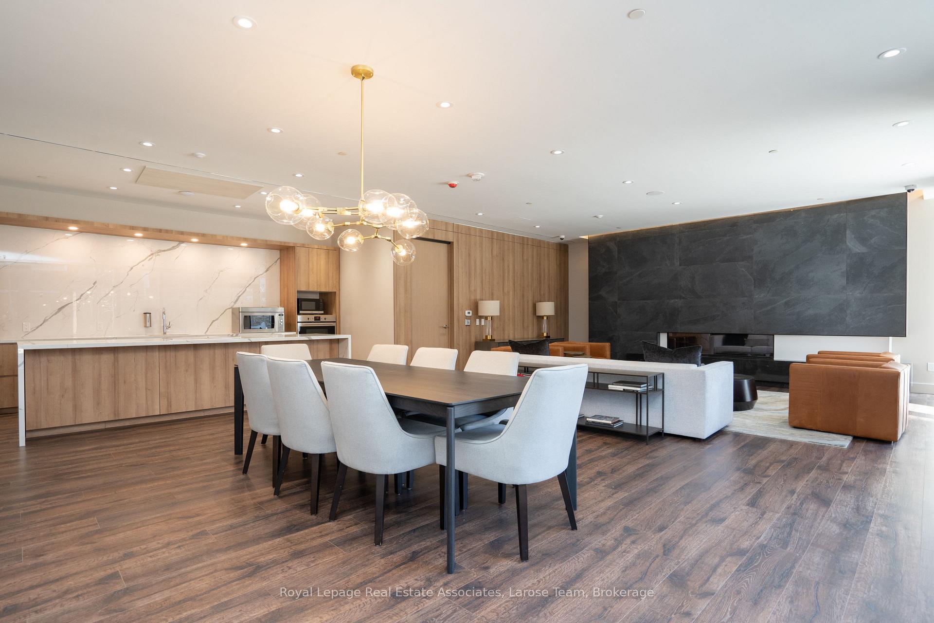 21 Park Street E 1008