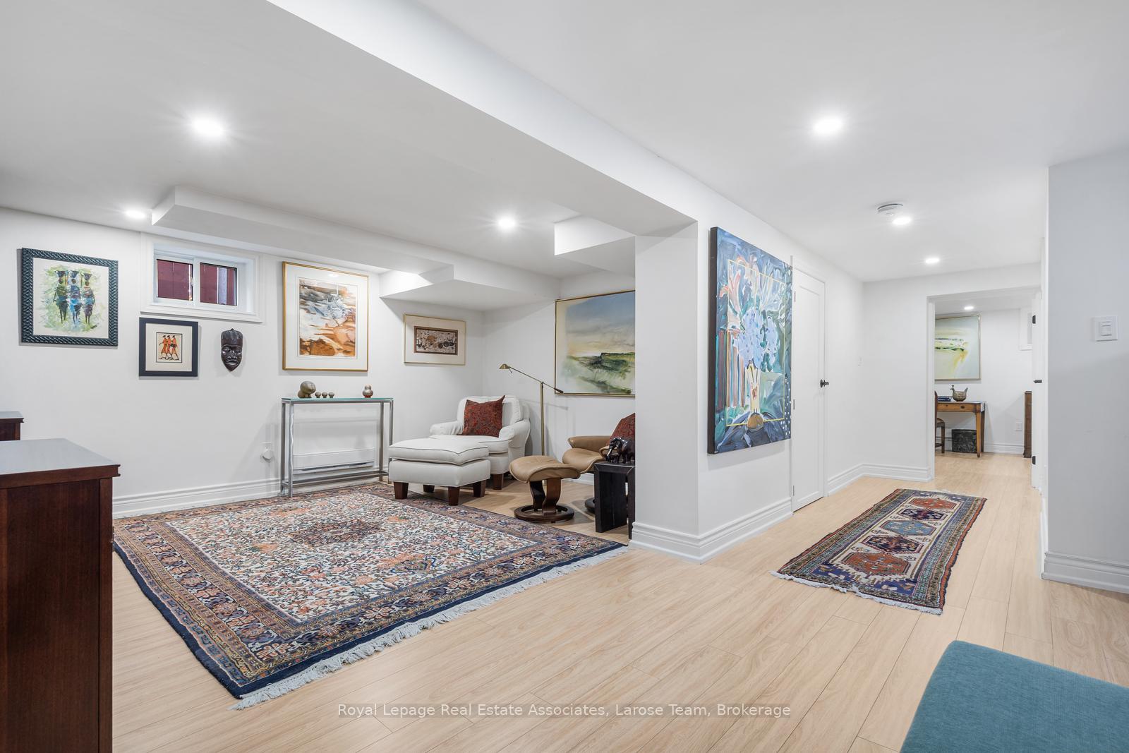 10 Iris Road