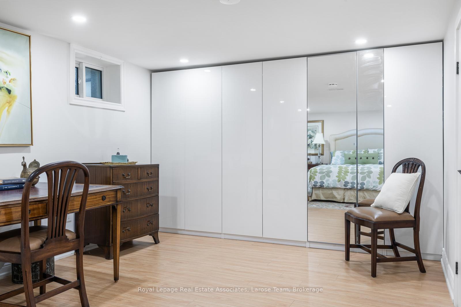 10 Iris Road
