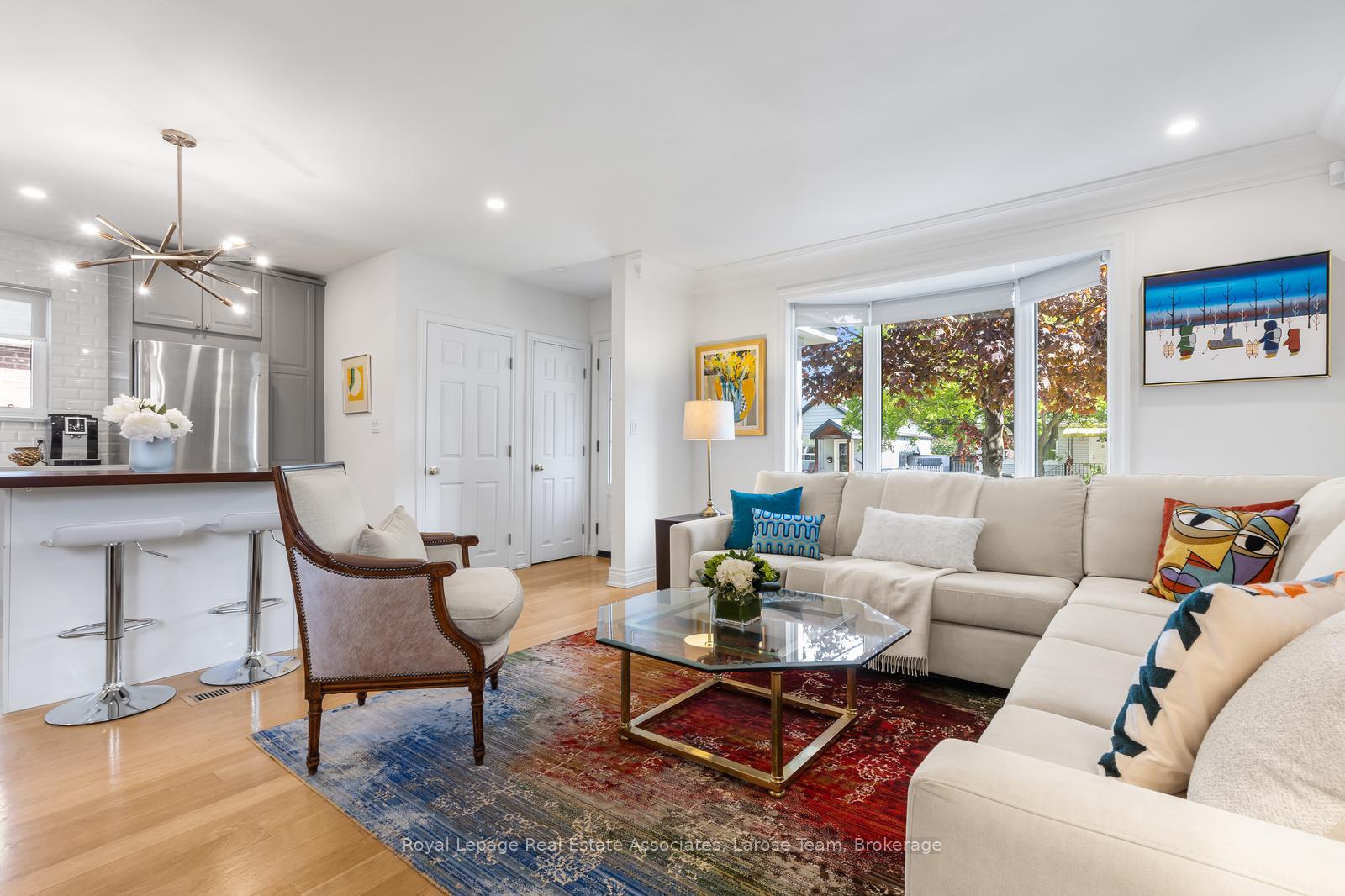 10 Iris Road