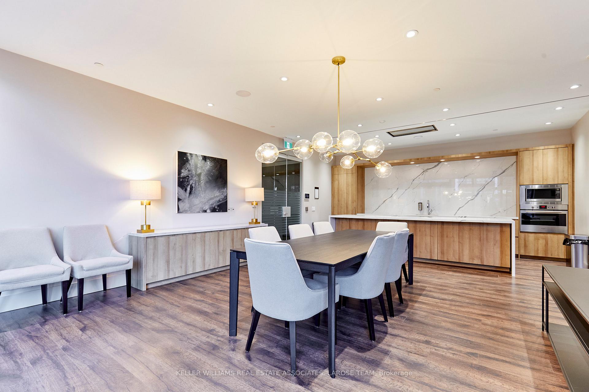 21 Park Street E 603