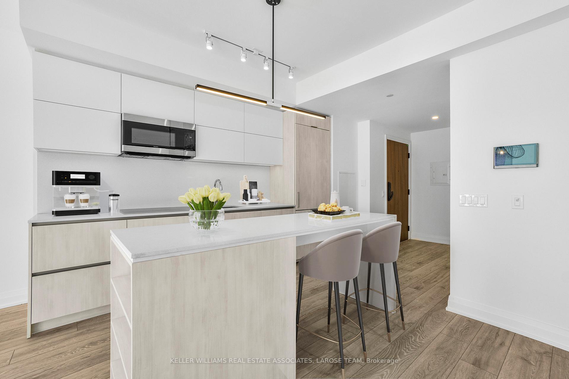 21 Park Street E 603