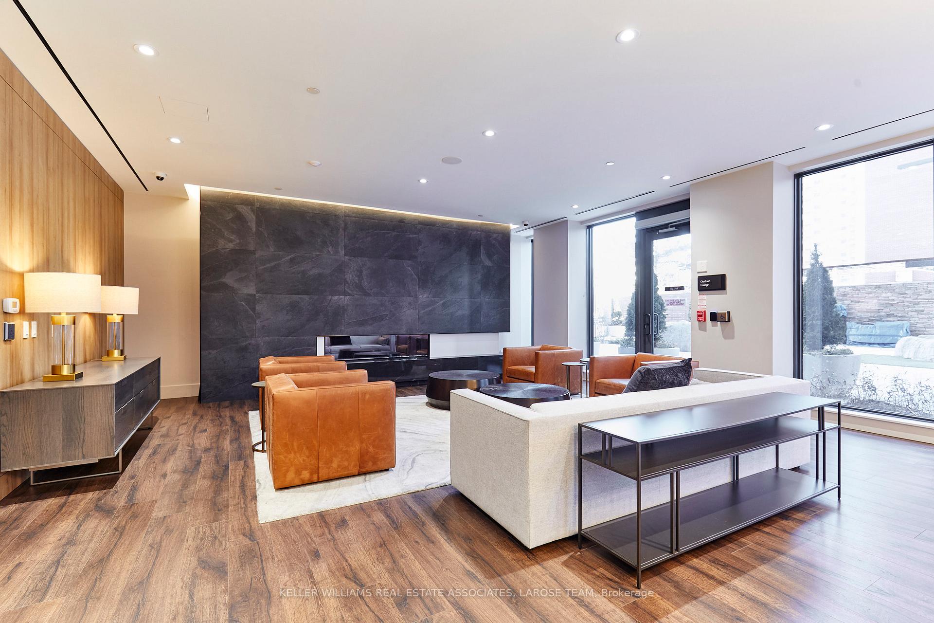 21 Park Street E 603
