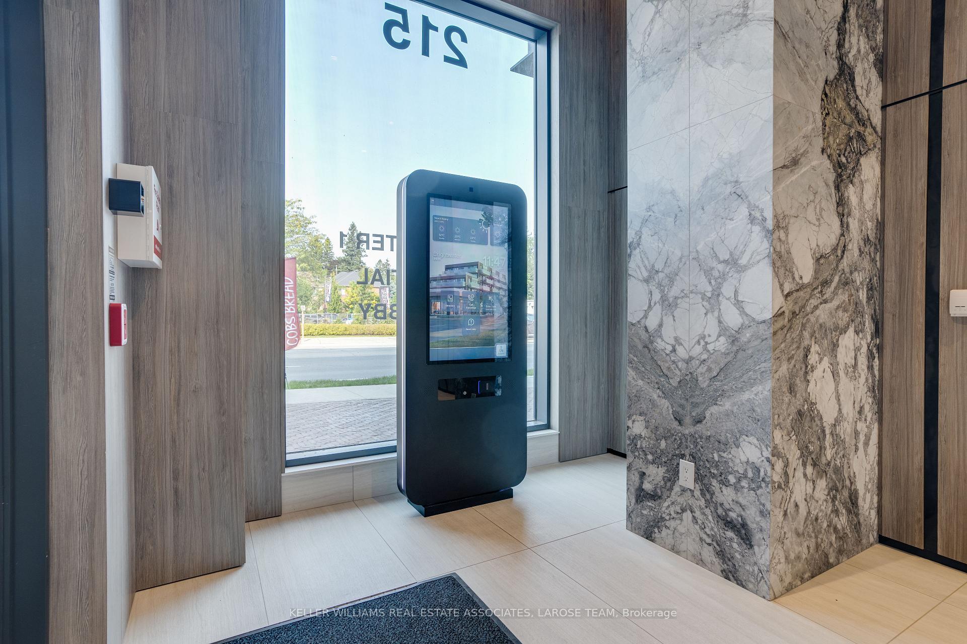 215 Lakeshore Road W 205