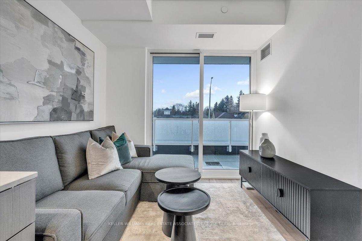 215 Lakeshore Road W 205