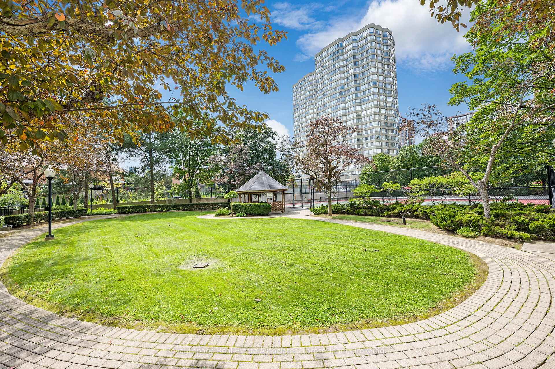 55 Elm Drive W Ph02