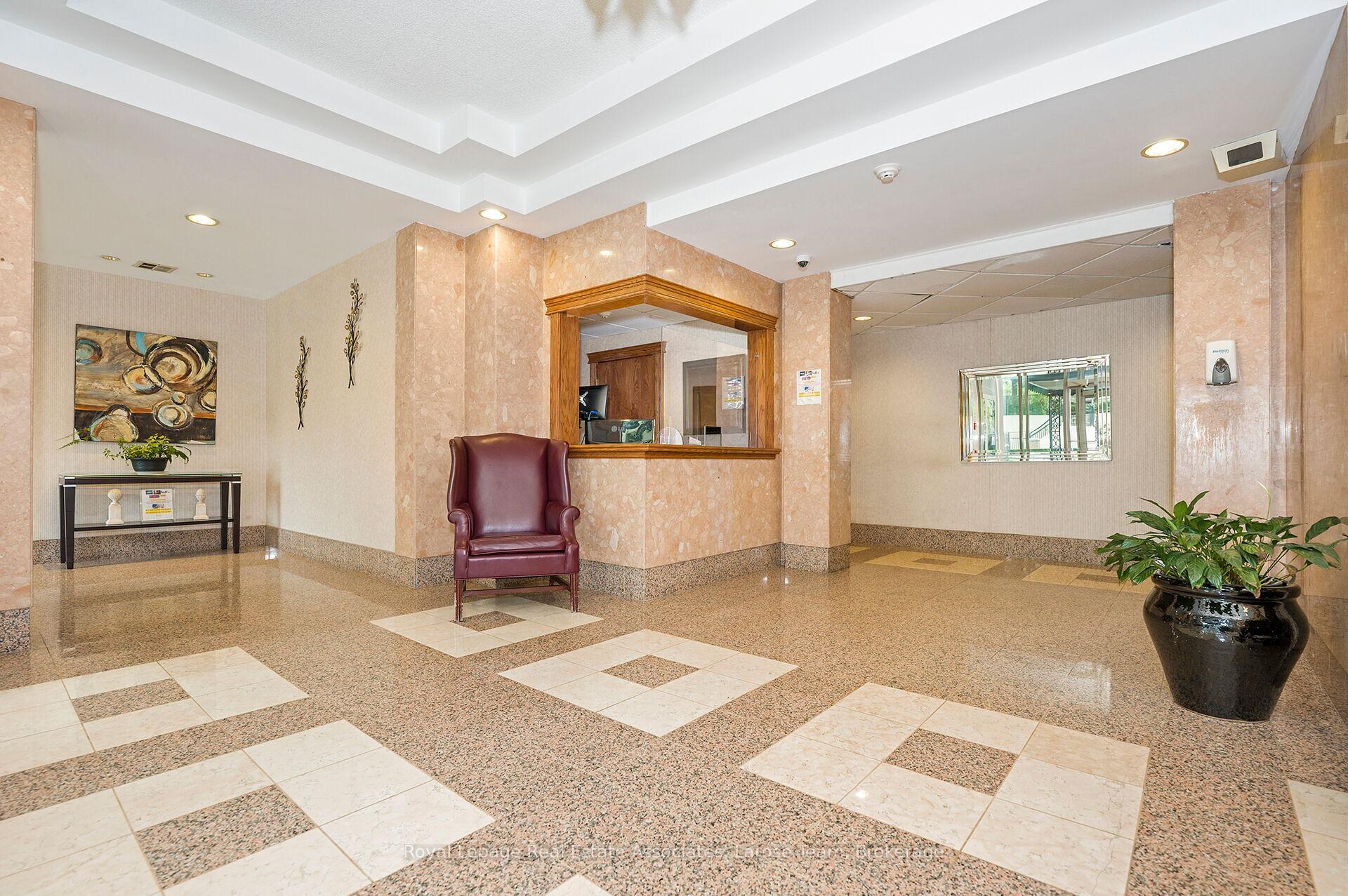 55 Elm Drive W Ph02