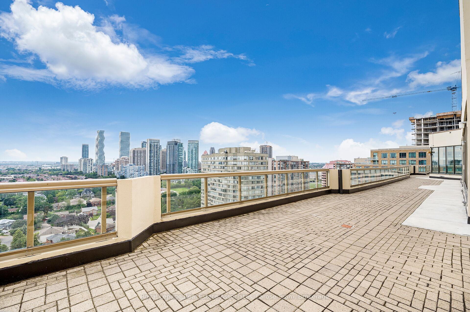 55 Elm Drive W Ph02