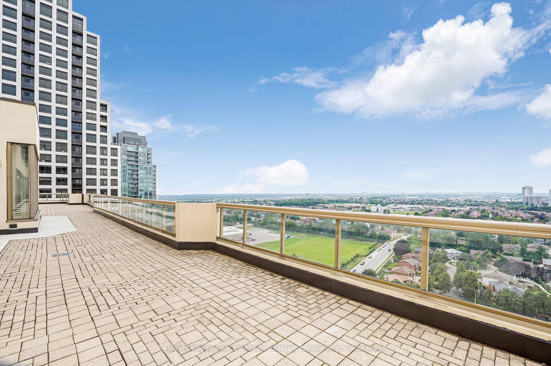 55 Elm Drive W Ph02