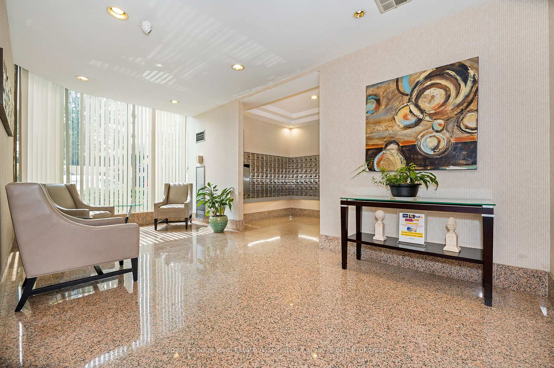 55 Elm Drive W Ph02