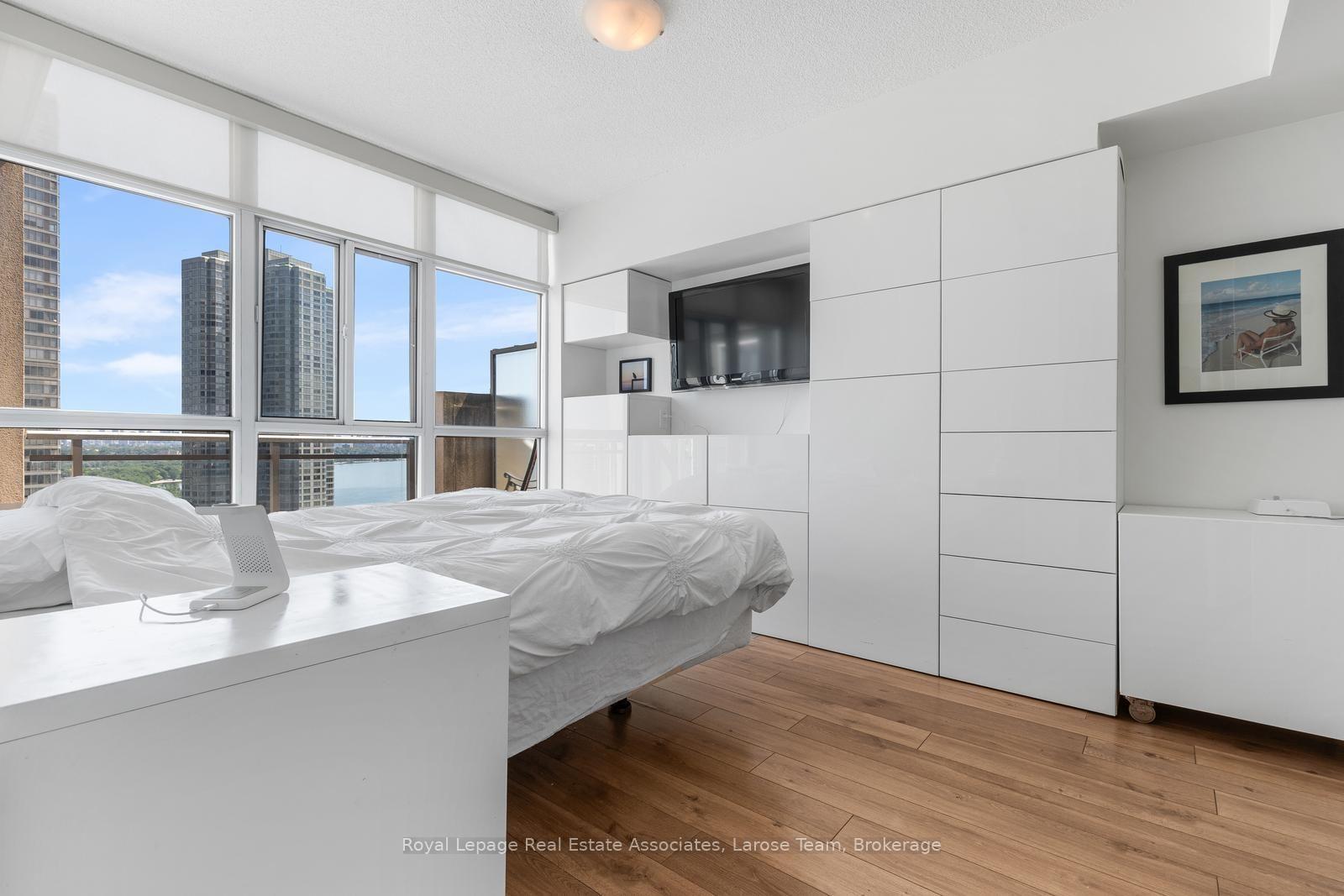 3 Marine Parade Drive 2101, Toronto Unit: 2101