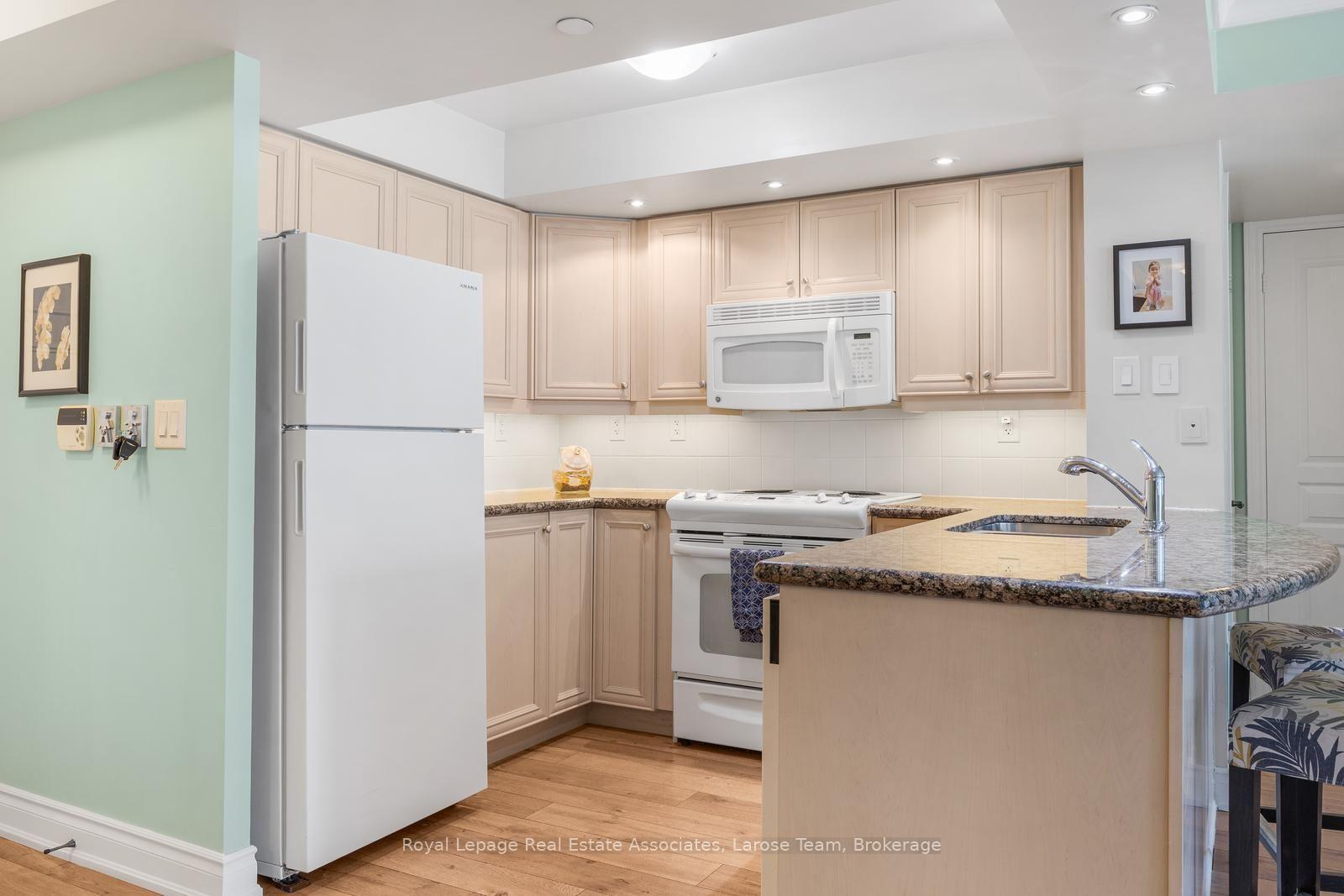 3 Marine Parade Drive 2101, Toronto Unit: 2101