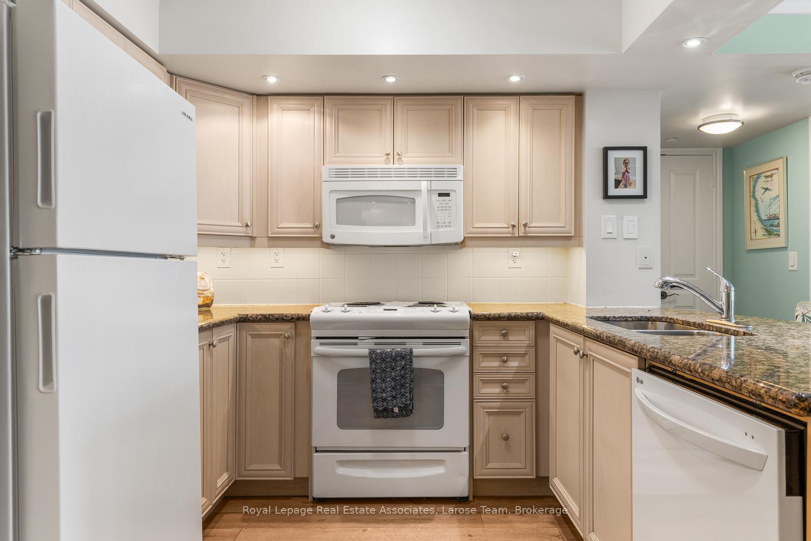 3 Marine Parade Drive 2101, Toronto Unit: 2101