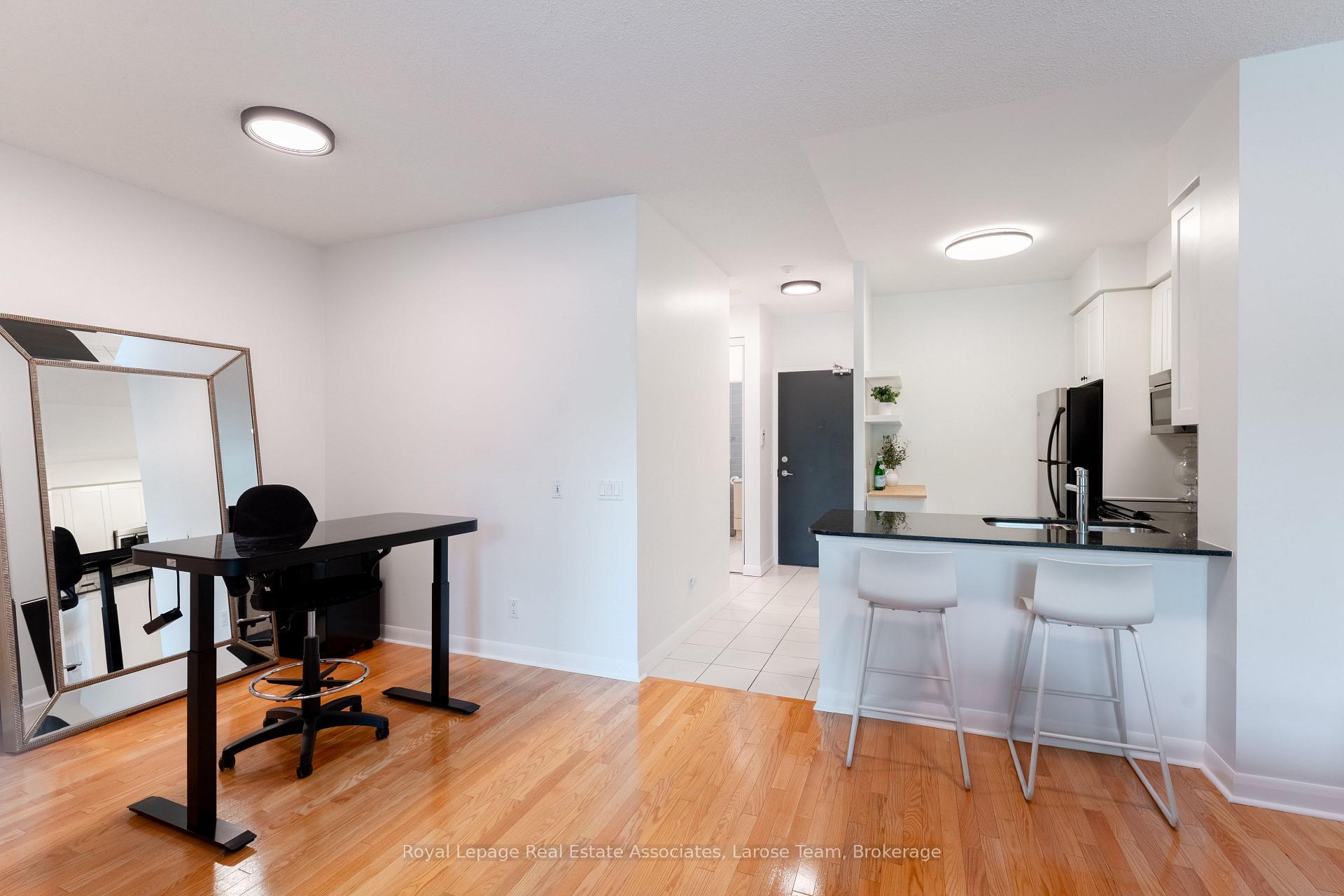 225 Sherway Gardens Road 102, Toronto Unit: 102