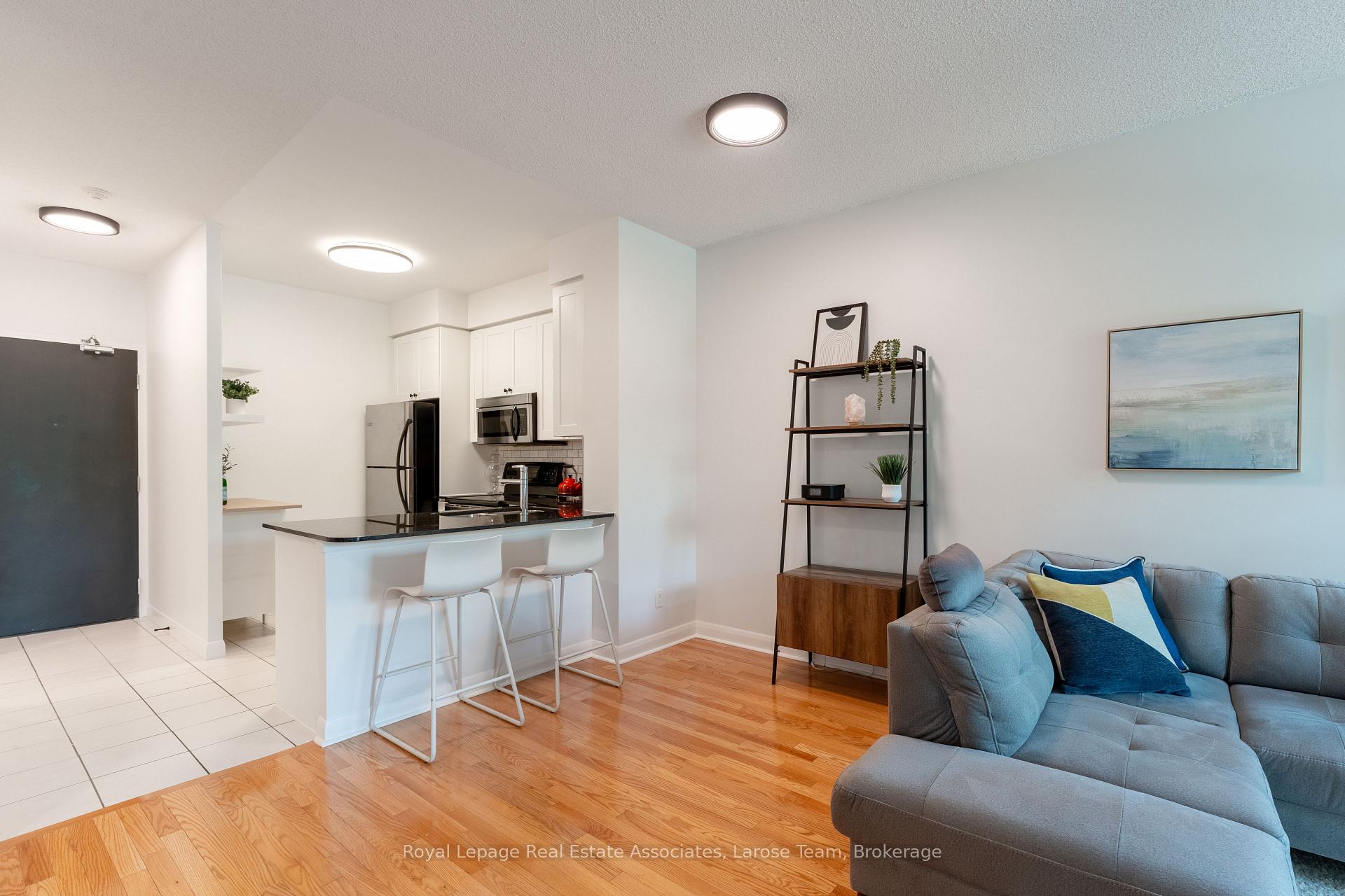225 Sherway Gardens Road 102, Toronto Unit: 102