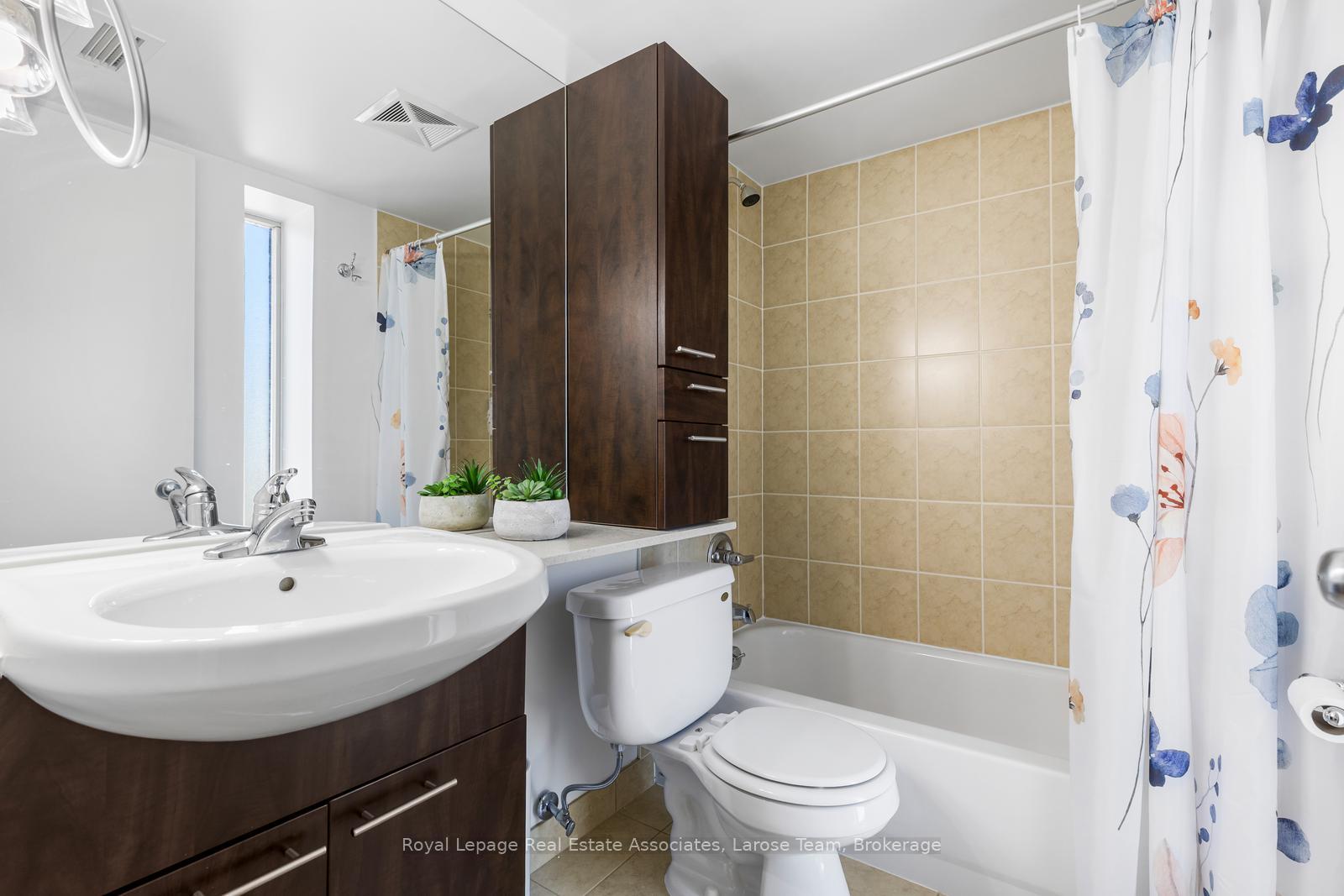 1050 The Queensway 611, Toronto Unit: 611