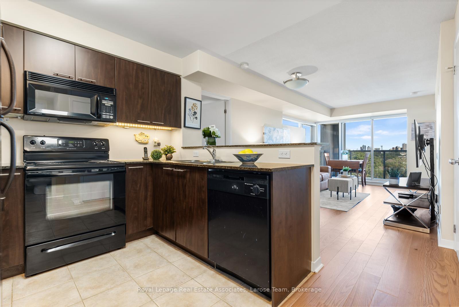 1050 The Queensway 611, Toronto Unit: 611