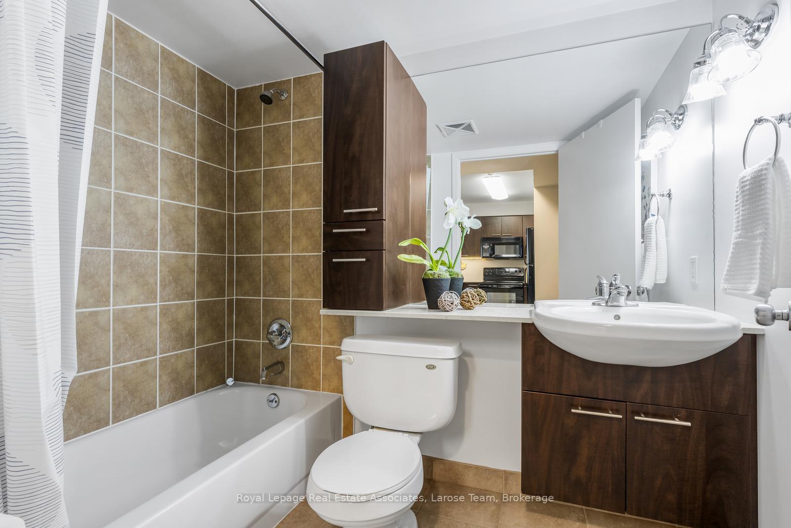 1050 The Queensway 611, Toronto Unit: 611