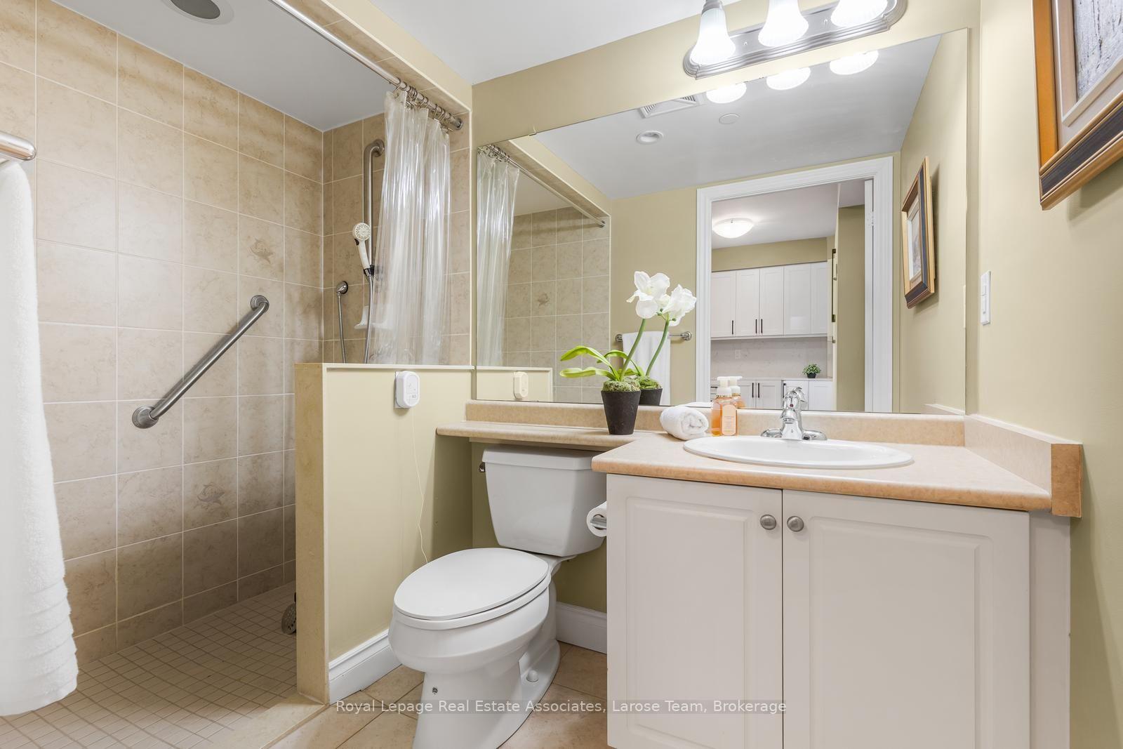 3 Marine Parade Drive 1607, Toronto Unit: 1607