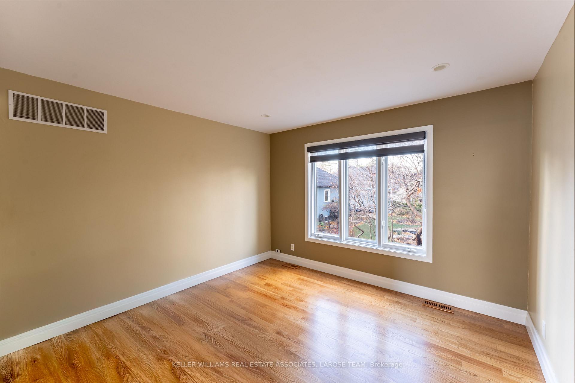 75 Maple Avenue S 4