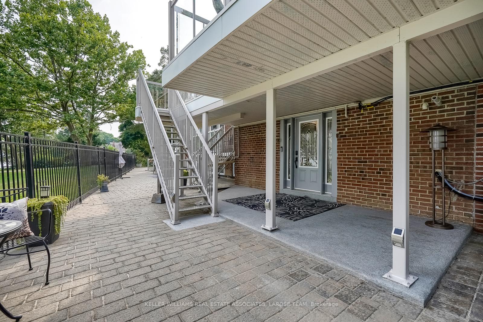 75 Maple Avenue S 4
