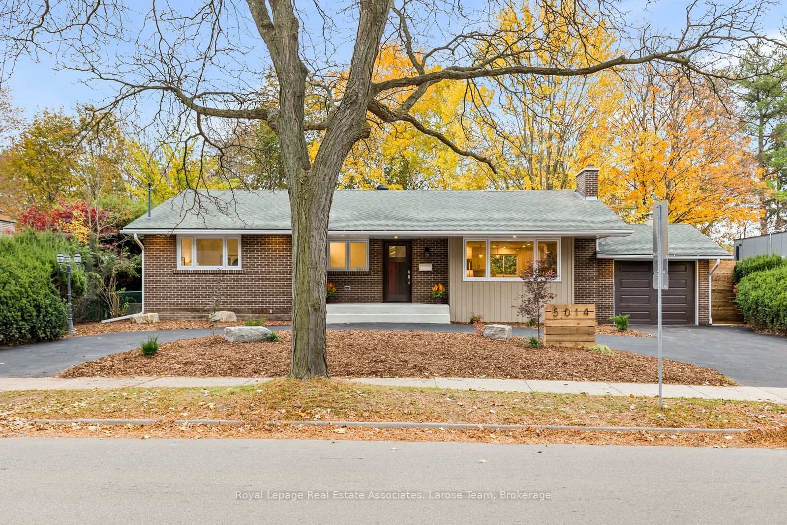 5014 Spruce Avenue Burlington On Ca L7l 1m7 W14128210