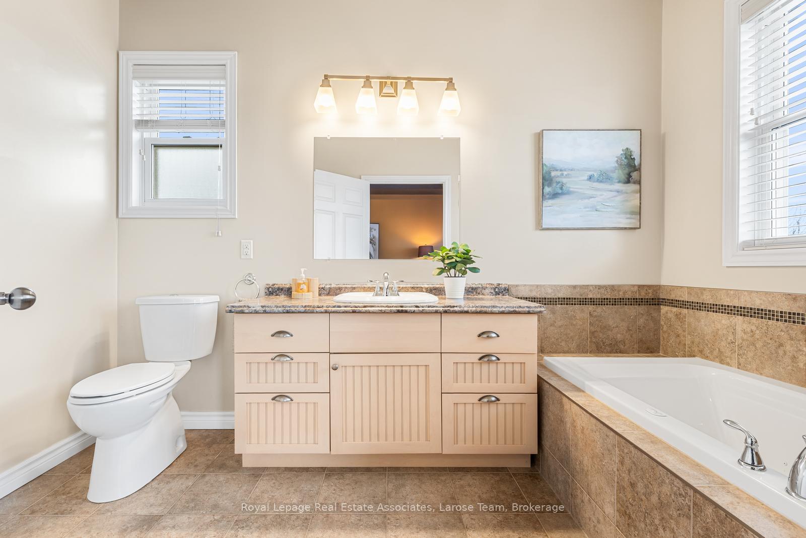 5484 Attema Crescent, West Lincoln, ON L0R 1Y0