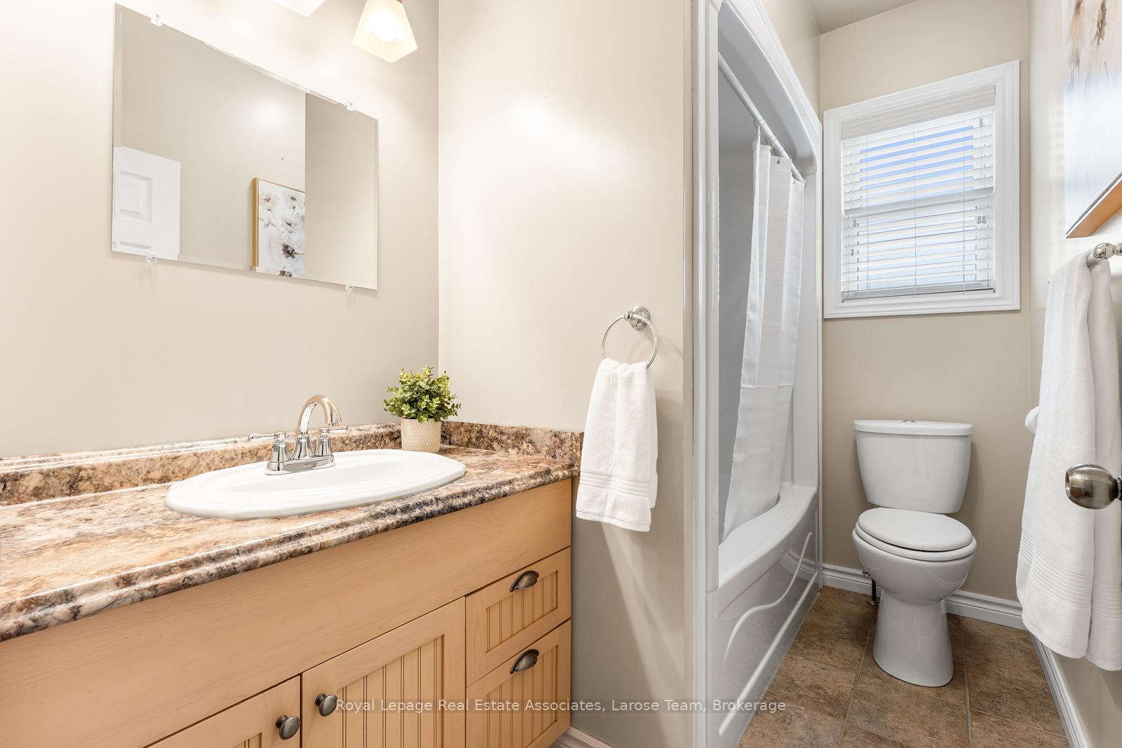 5484 Attema Crescent, West Lincoln, ON L0R 1Y0