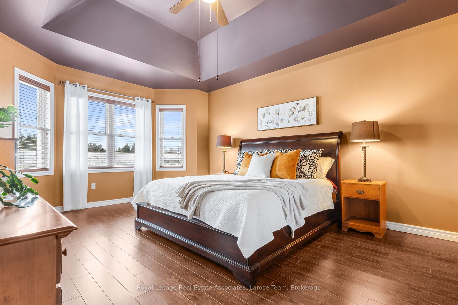 5484 Attema Crescent