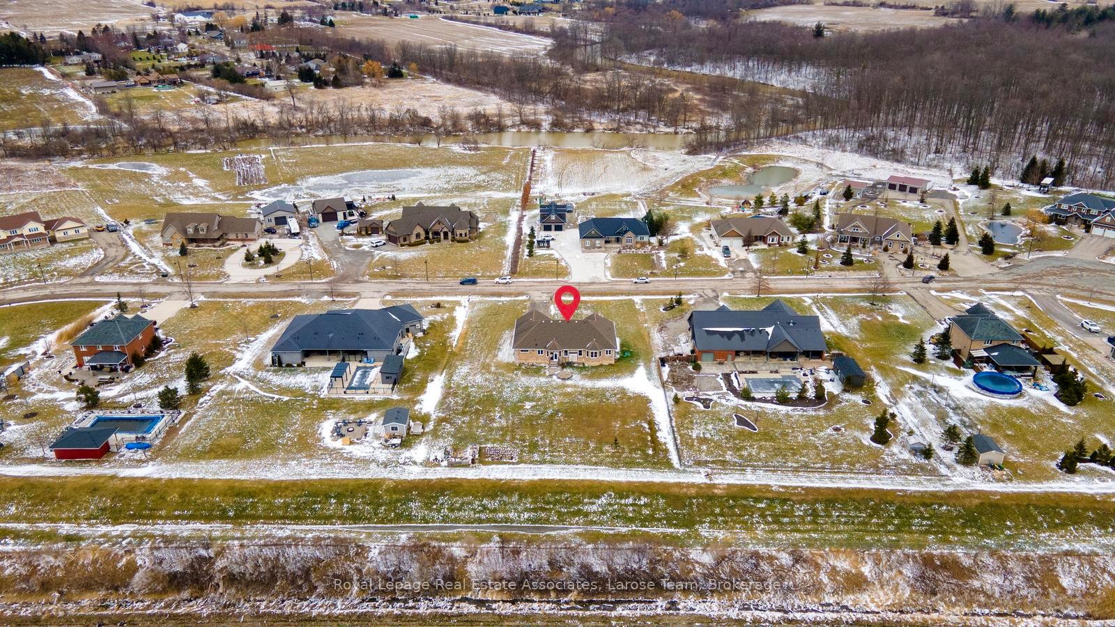5484 Attema Crescent