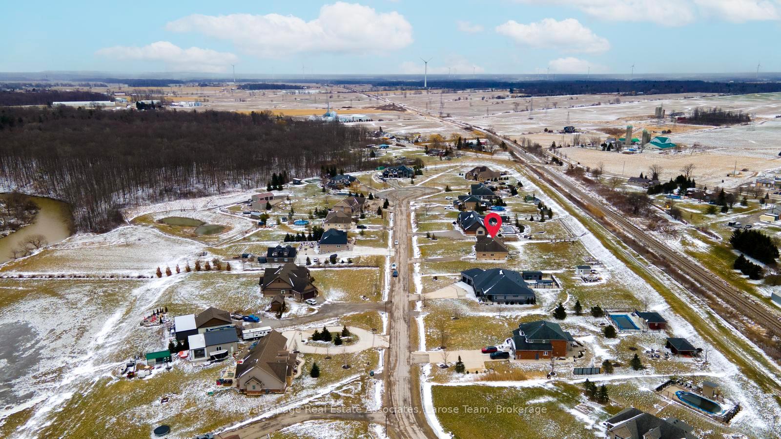 5484 Attema Crescent