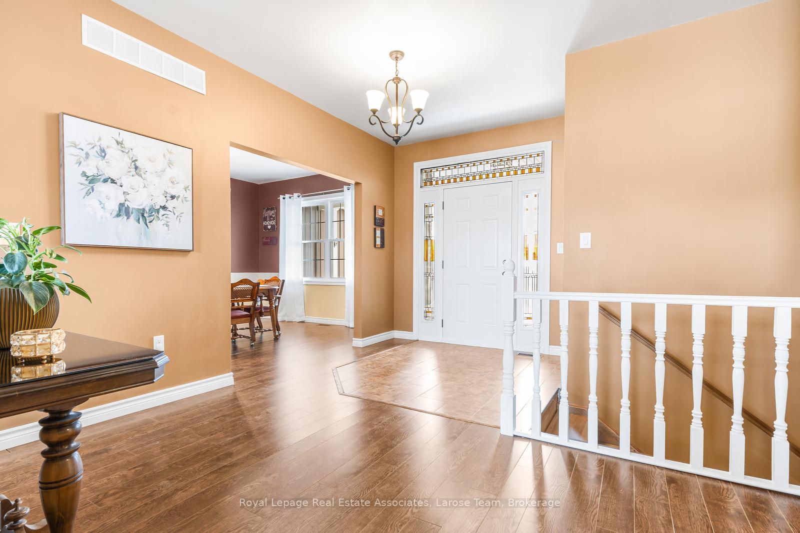 5484 Attema Crescent