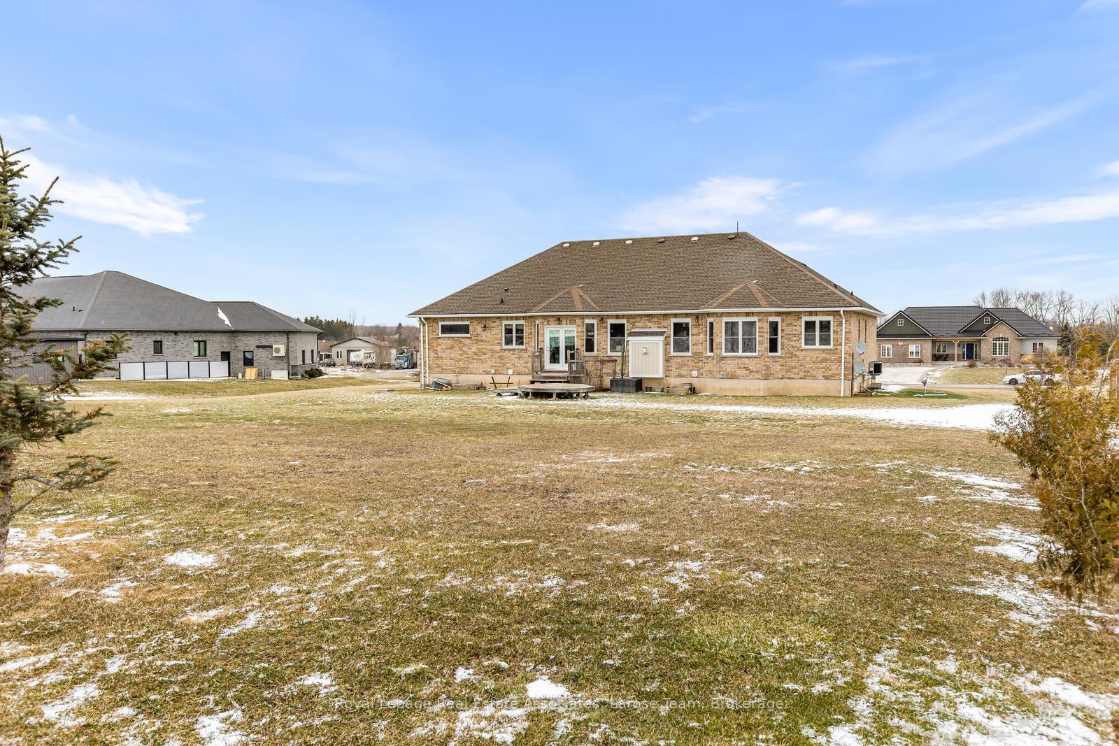 5484 Attema Crescent
