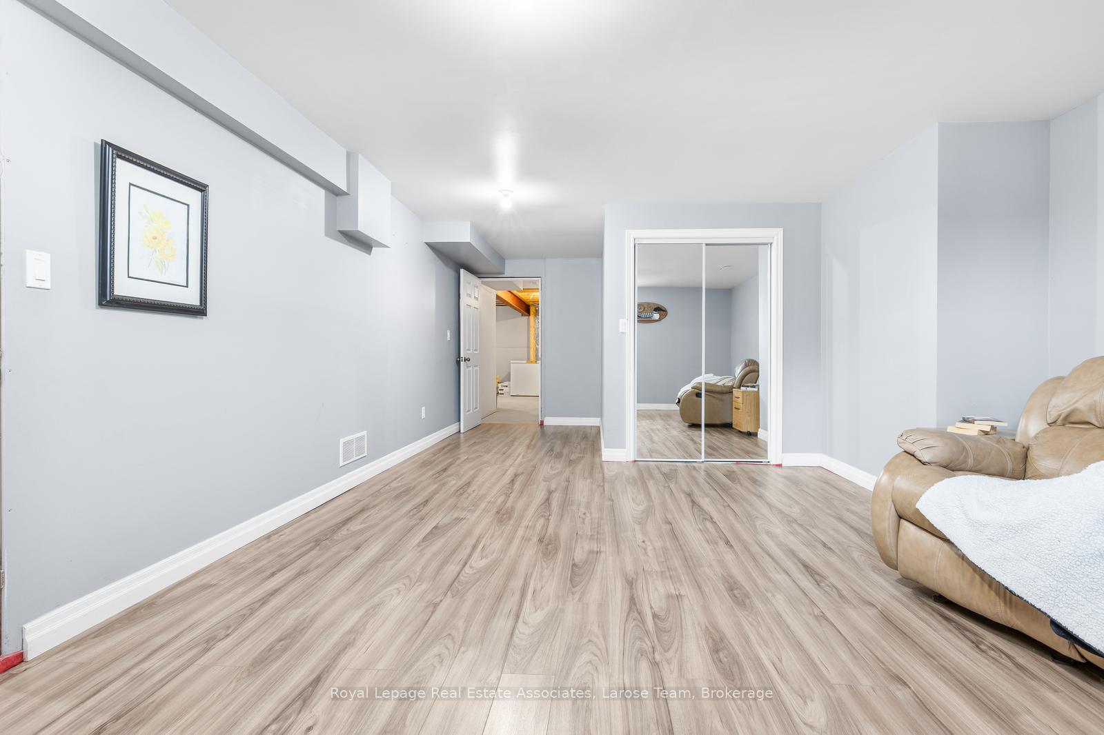 5484 Attema Crescent