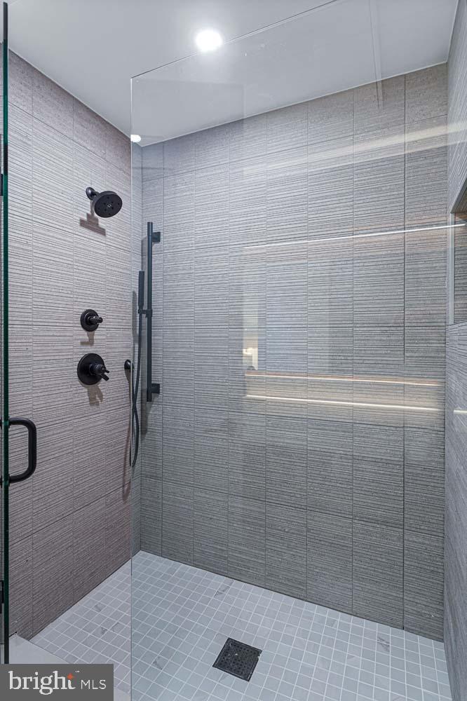 2525 Pennsylvania AVENUE NW Unit: 304