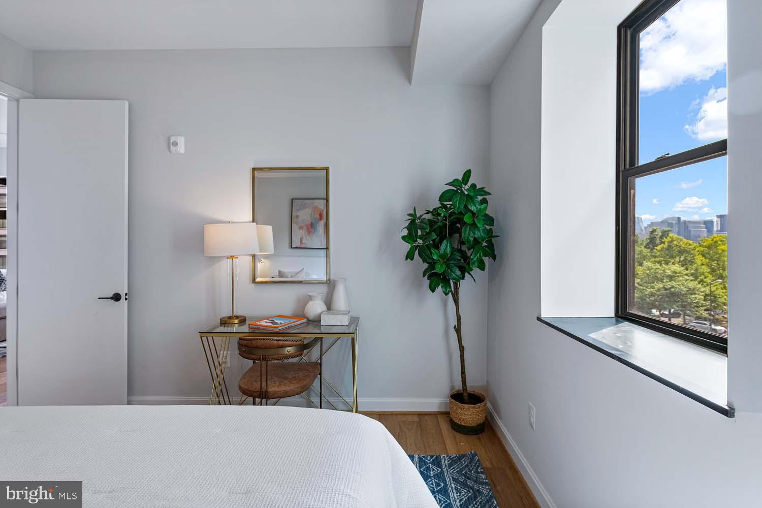 2525 Pennsylvania AVENUE NW Unit: 304