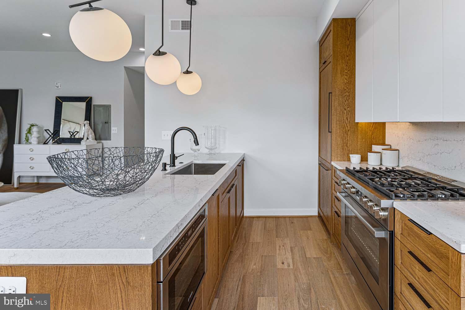2525 Pennsylvania AVENUE NW Unit: 304