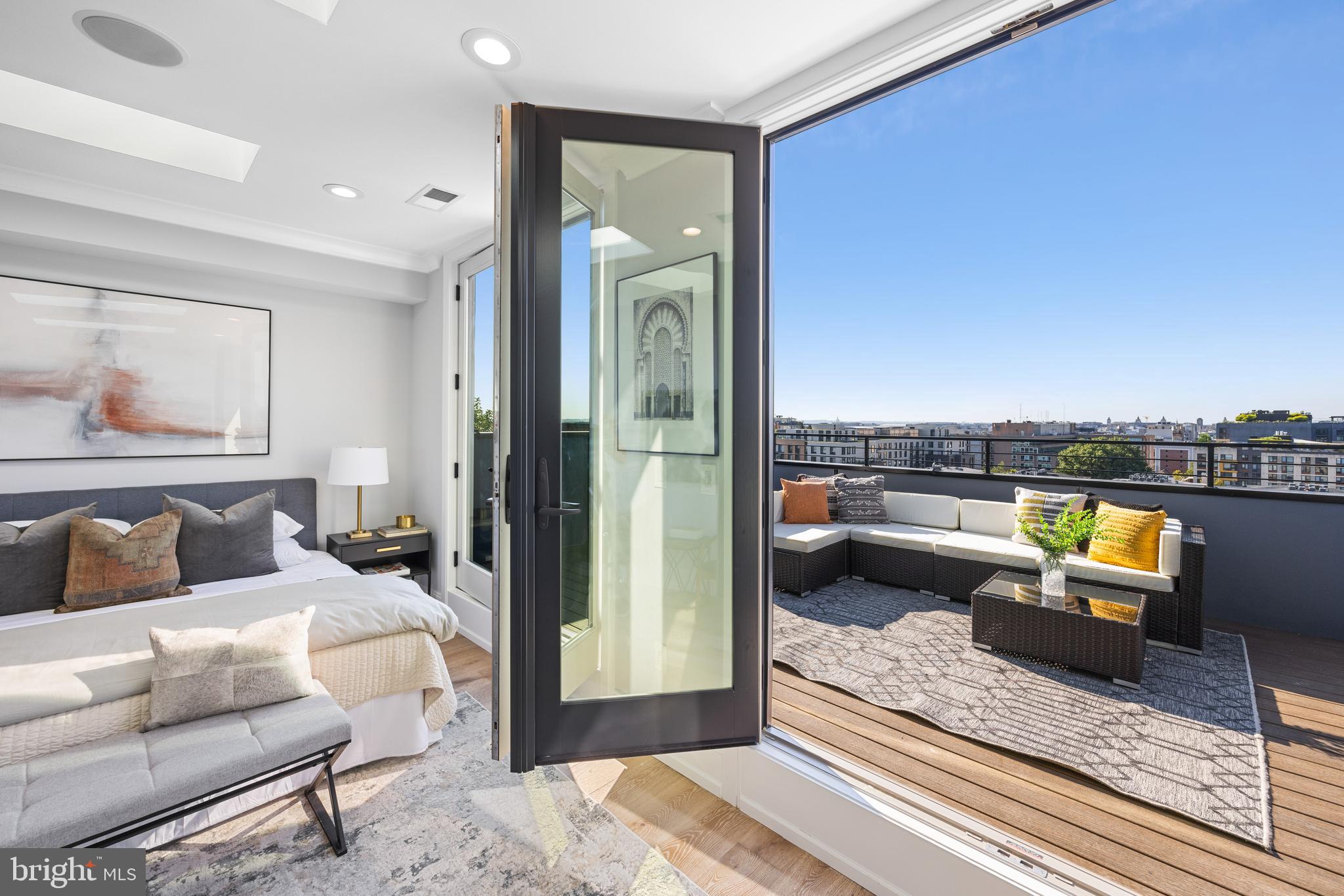 1444 Belmont St St NW Unit: 302