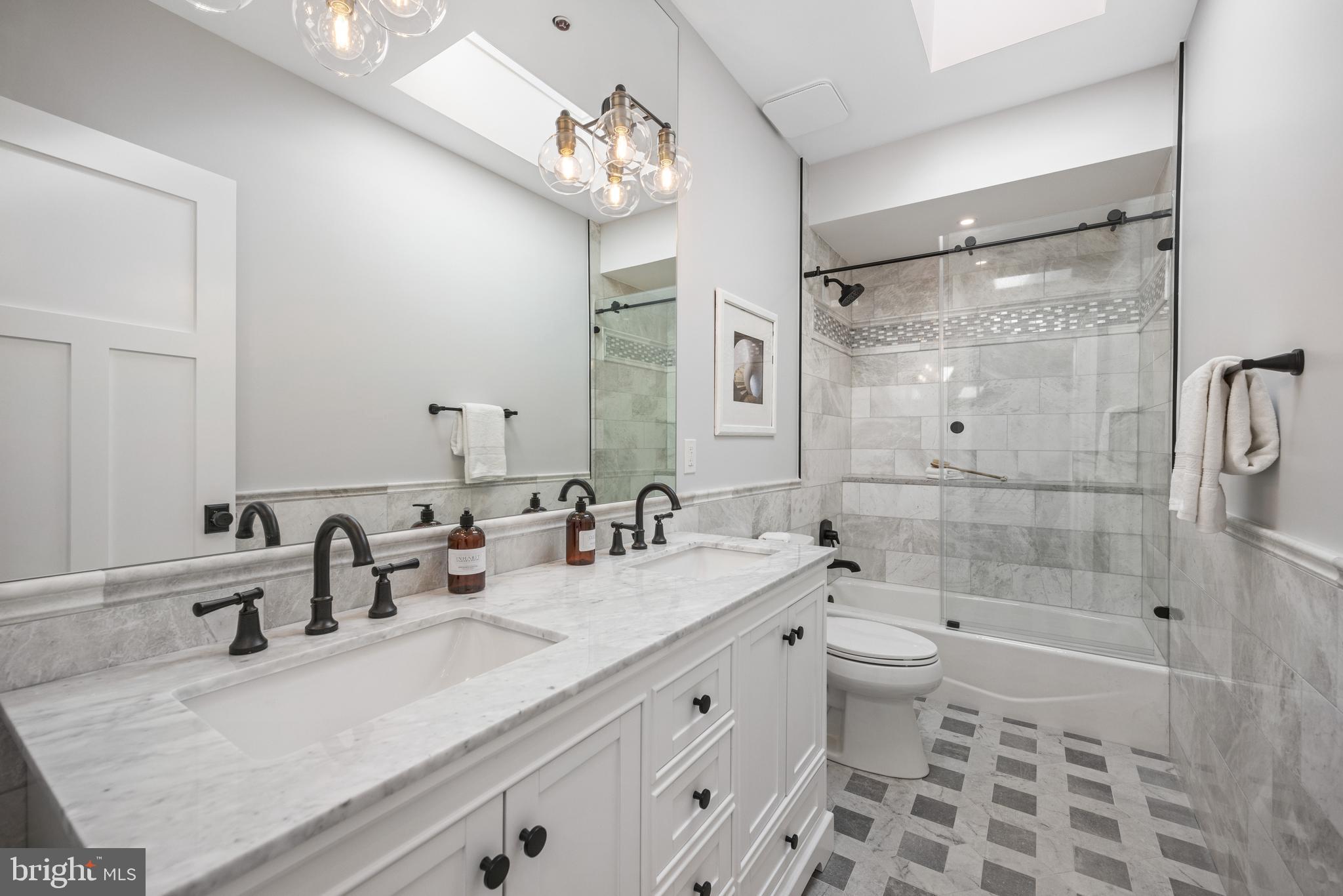 1444 Belmont St St NW Unit: 302