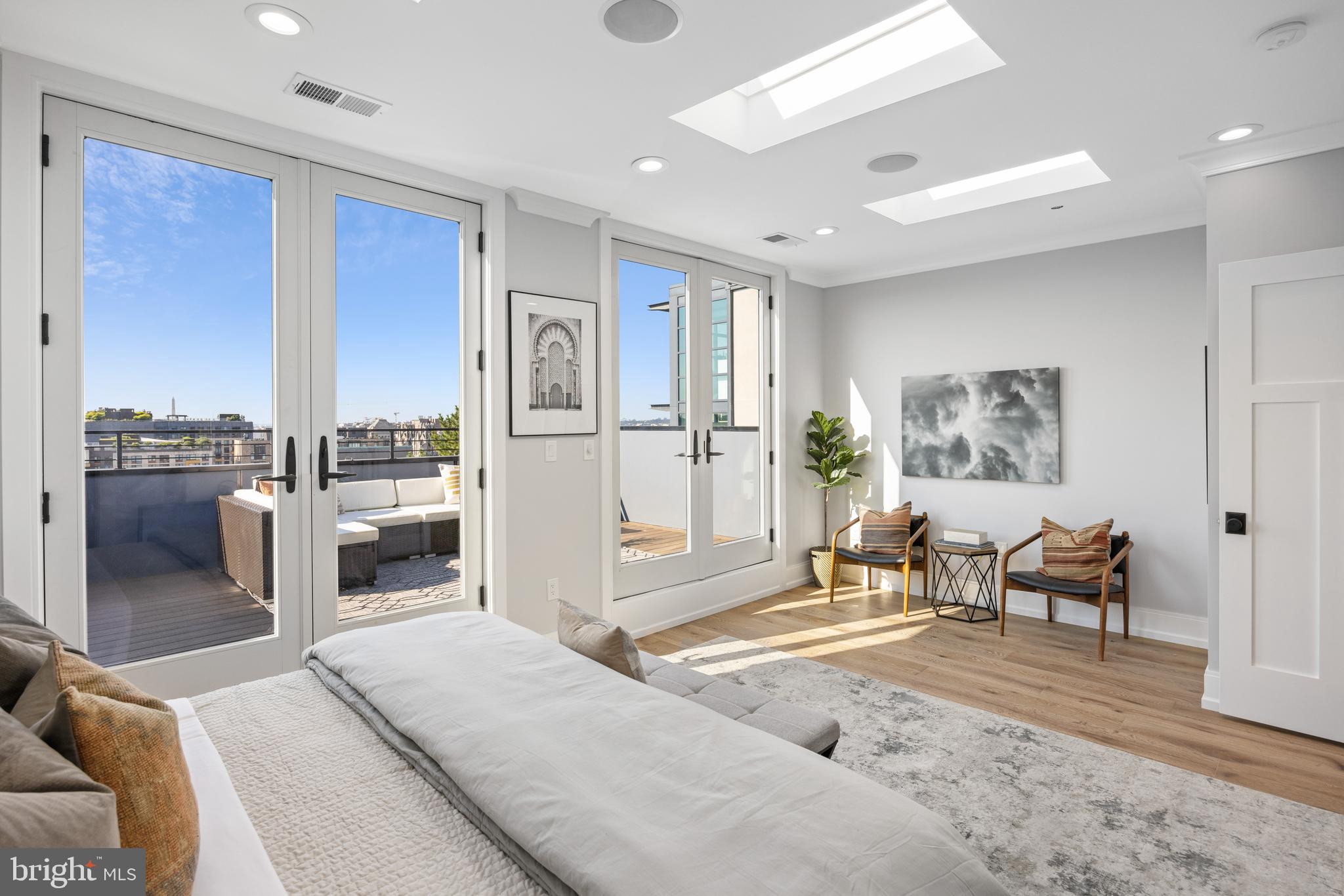 1444 Belmont St St NW Unit: 302