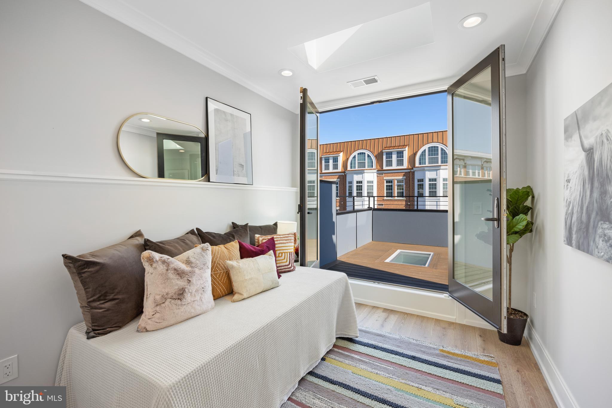 1444 Belmont St St NW Unit: 302