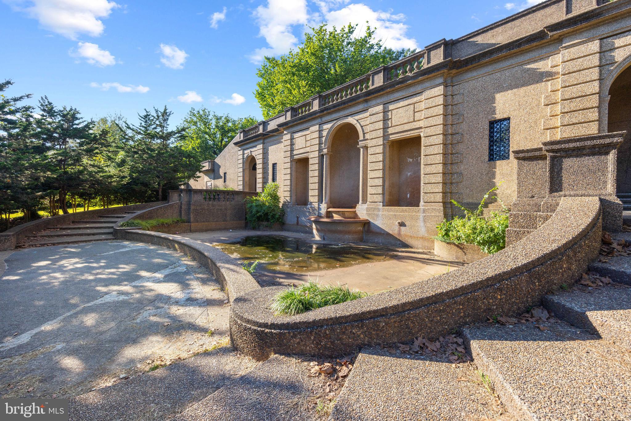 1444 Belmont St St NW Unit: 302