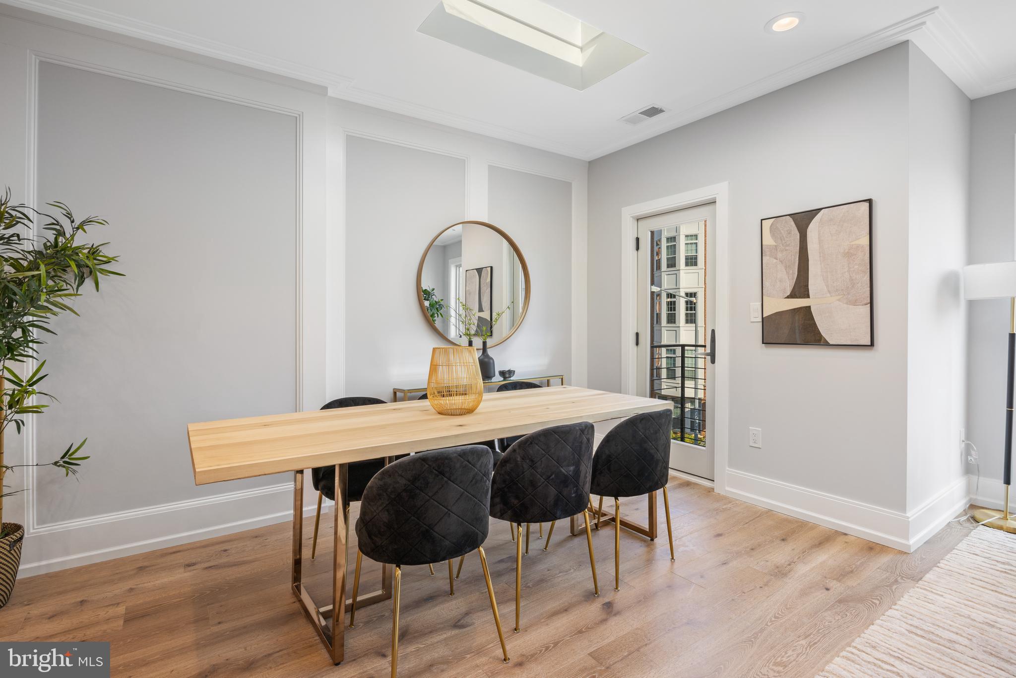 1444 Belmont St St NW Unit: 302