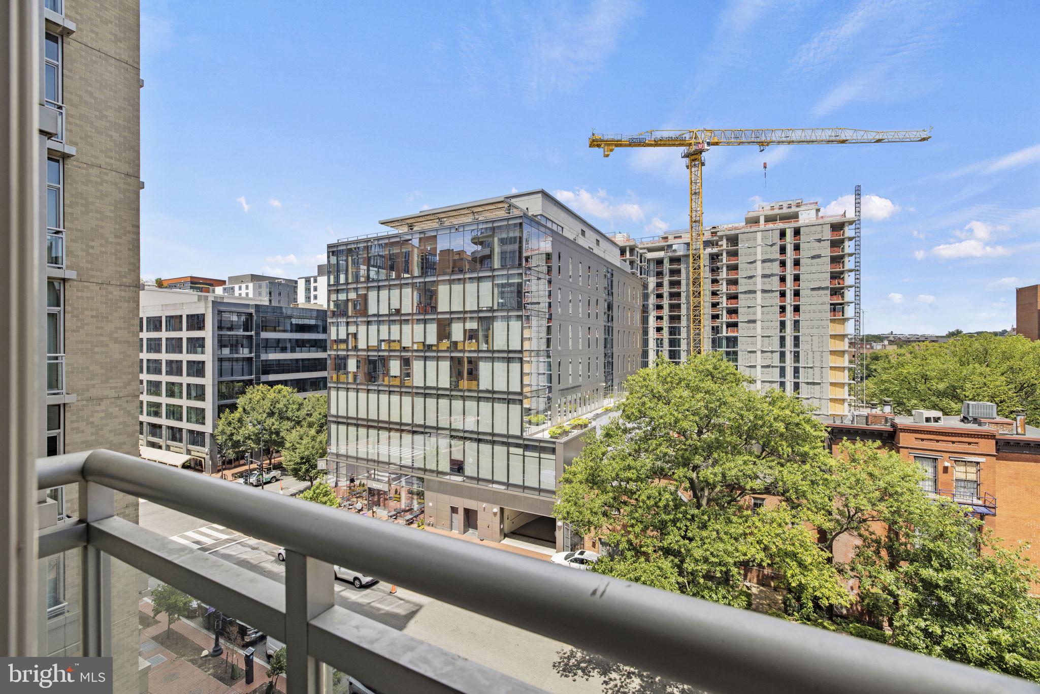 811 4TH STREET NW Unit: 616