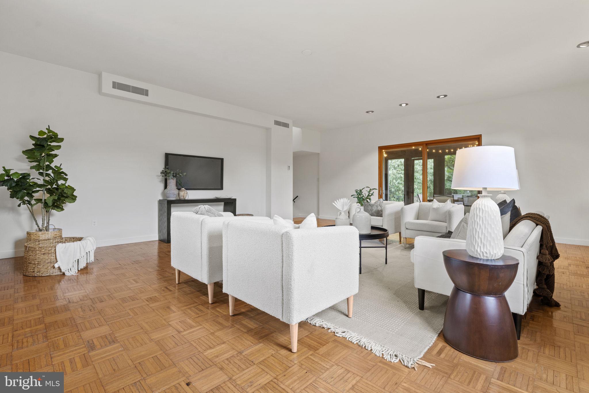 1943 TULIP STREET NW