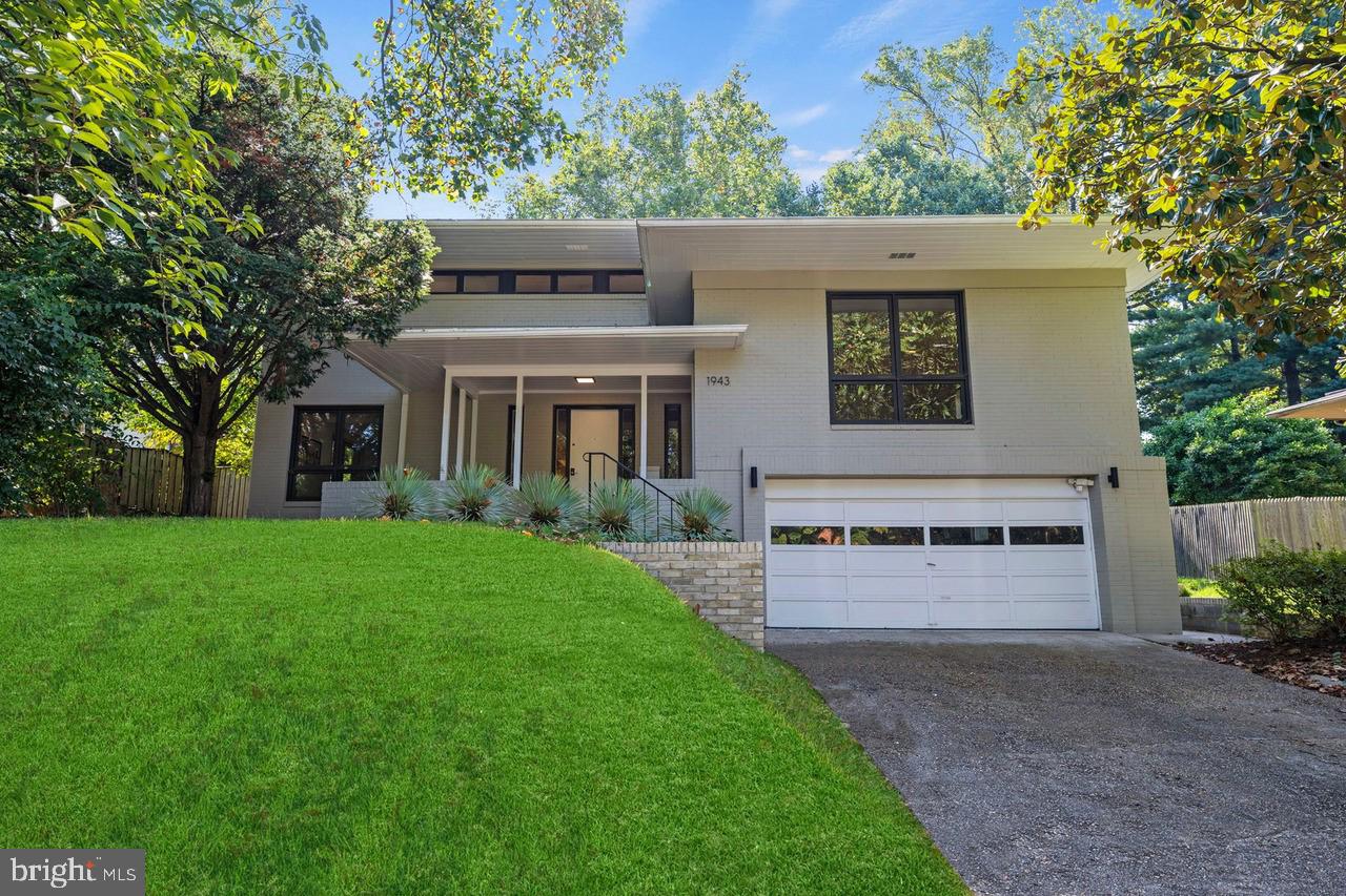1943 TULIP STREET NW